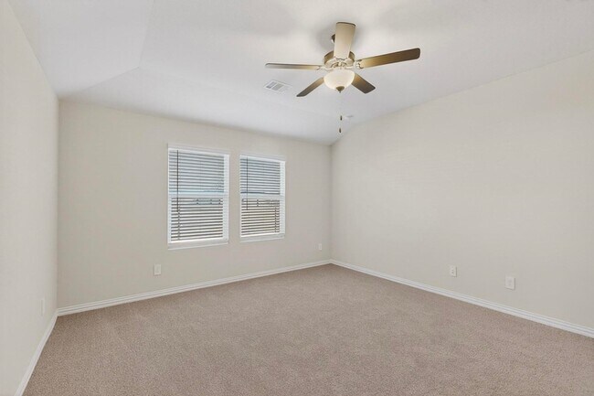 Building Photo - 504 Tidal Dr