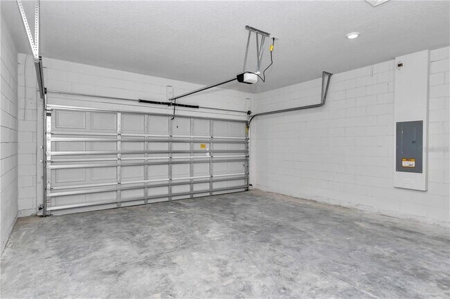 Building Photo - 586 Marion Oaks Trail