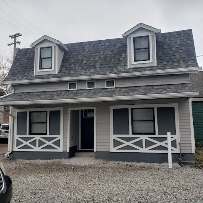 Building Photo - 1966 Randall Rd