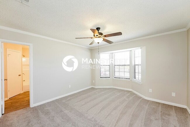 Building Photo - 3 Bedroom Pet-Friendly Home in Mesquite, TX with Main Street Renewal