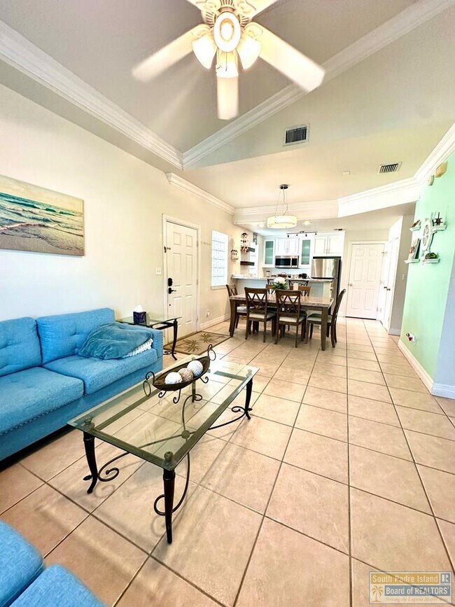 Building Photo - 111 E Polaris Dr