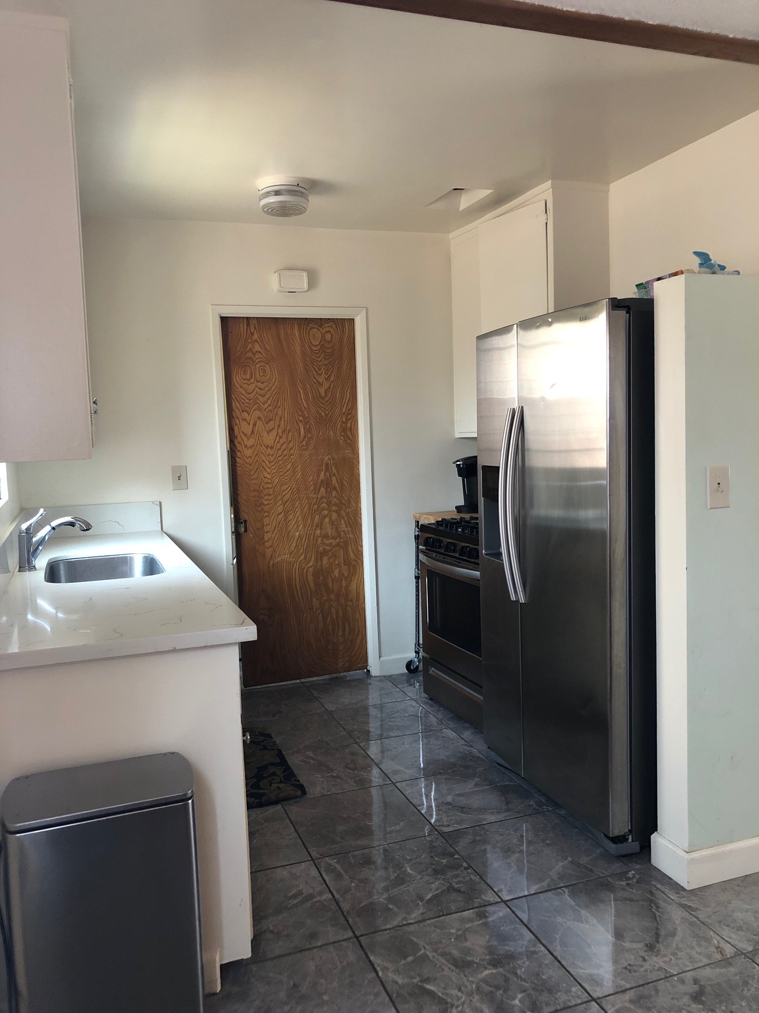 kitchen - 4111 Wade St