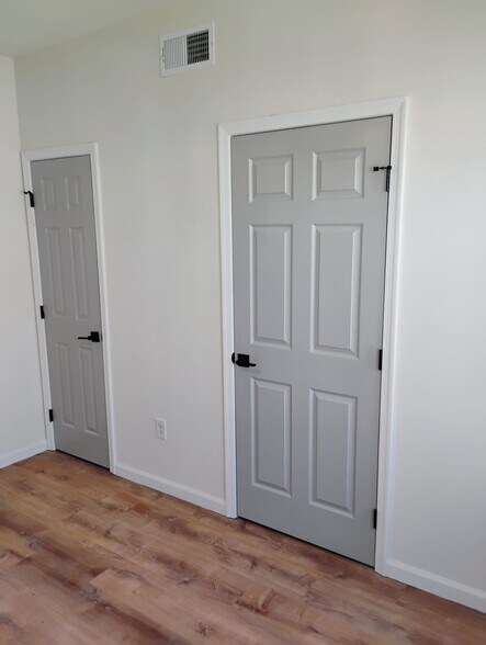 Building Photo - 1505 N Conestoga St