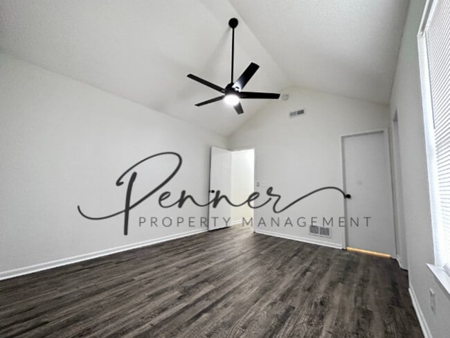 Building Photo - 201-A NE DOGWOOD St