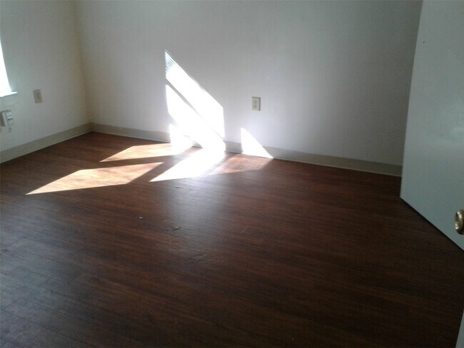 Building Photo - 100 Tamaran Loop