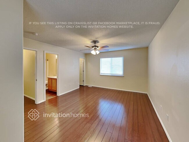 Building Photo - 874 Descendant Dr