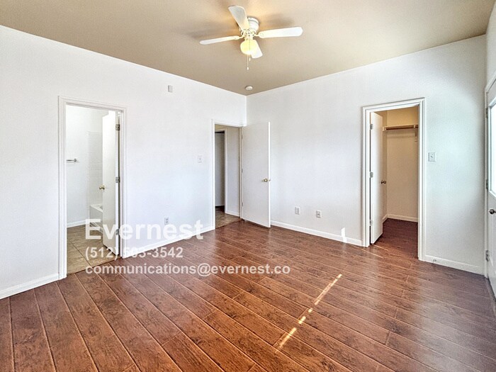 Building Photo - 2804 Southampton Way