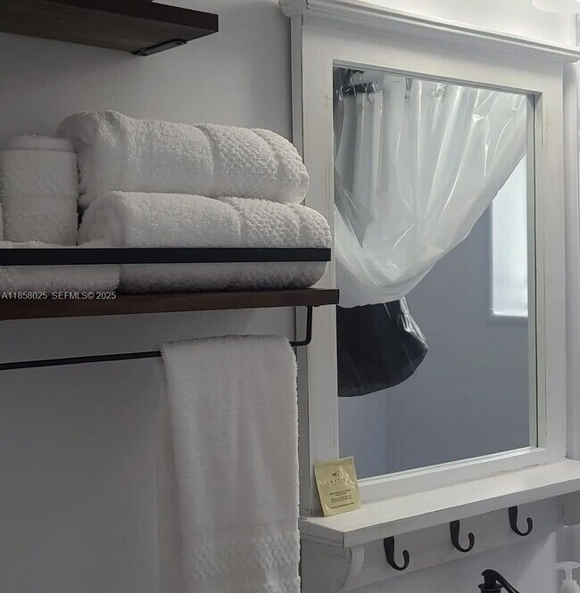 Building Photo - 3710 Collins Ave