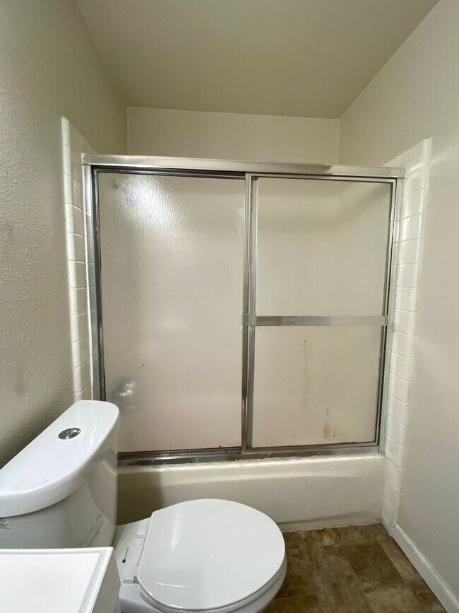 Building Photo - MJRA5516-20
