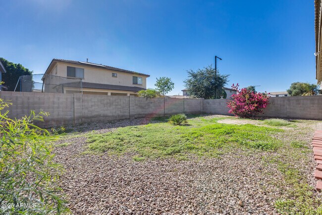 Building Photo - 17435 W Saguaro Ln