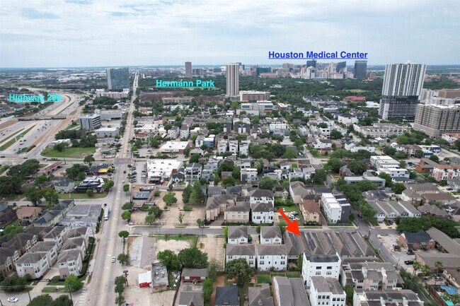 Building Photo - 1811 Wichita St