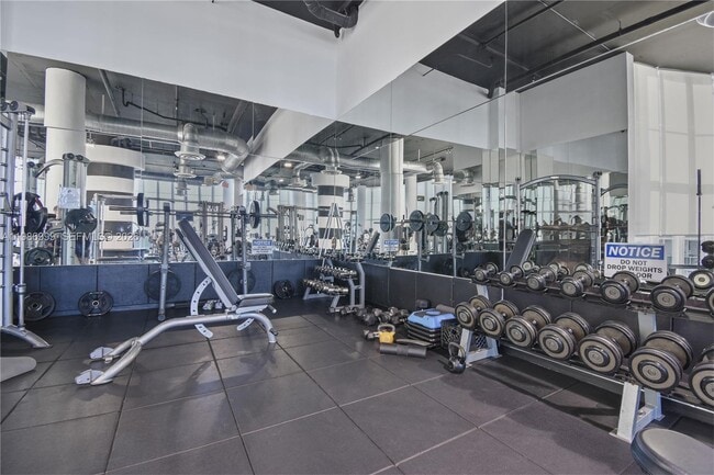 Building Photo - 1800 N Bayshore Dr