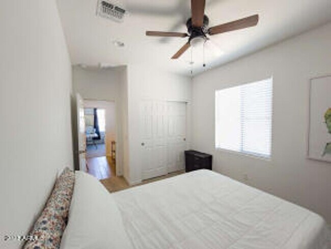 Building Photo - Apply Here www.realty480pm.appfolio.com/listings