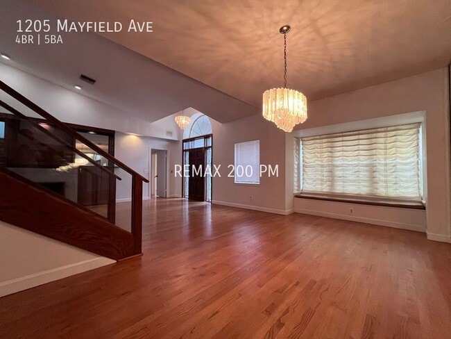 Building Photo - 1205 Mayfield Ave