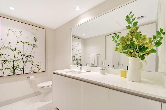 Building Photo - 1116 N Ocean Blvd