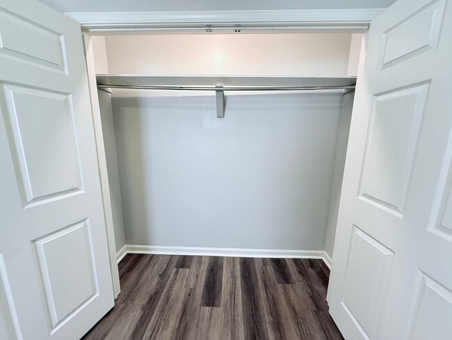 Building Photo - 1006 Creekside Pl