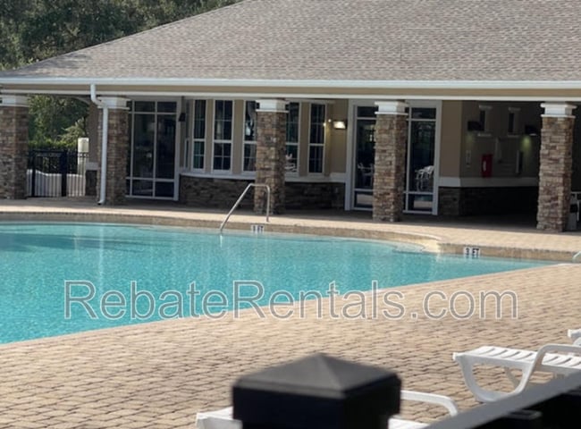 Building Photo - 13026 Sunset Lake Dr