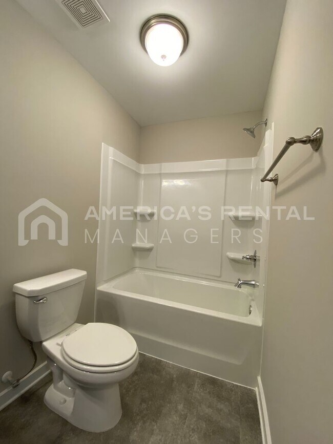 Building Photo - Home for Rent in Talladega, AL! View with 48 Hours Notice!