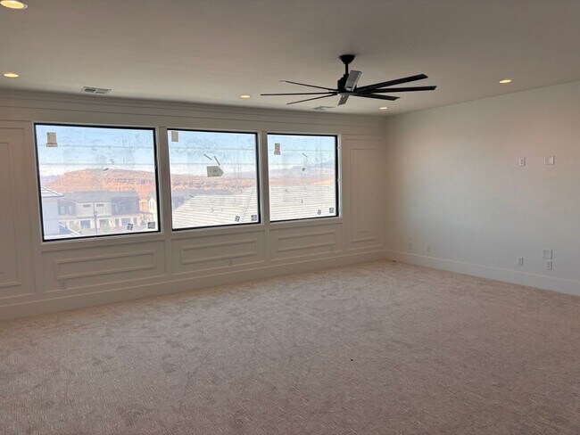 Building Photo - BRAND NEW 5 bed | 3 bath | 3 car garage cu...