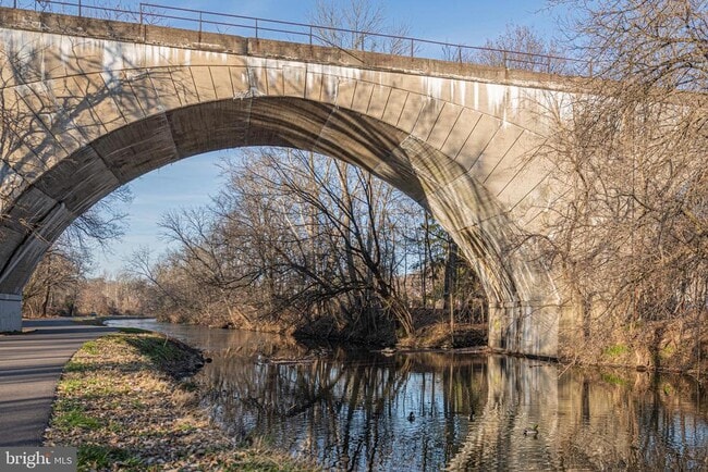 Building Photo - 617 Port Providence Rd