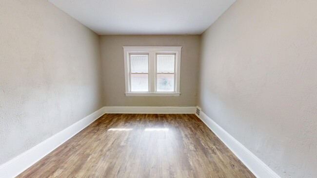 Building Photo - Lease to own! 5 bedroom/1 bath, Old Brooklyn.