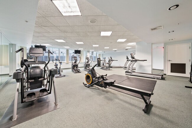 Building Photo - Downtown Orlando One Bedroom with Lake Eola View * * Modernized Waverly Condo