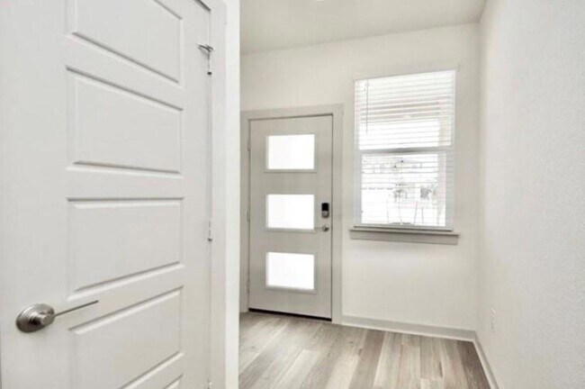 Building Photo - 1861 Bonham Ln