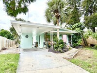Building Photo - Bright & cozy 2bedroom 1bath home with out...