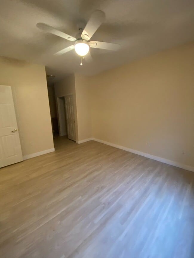 Building Photo - 1ST FLOOR 2 BED, 2 BATH CONDO, GATED COMMU...