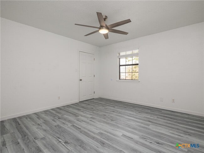 Building Photo - 148 Discovery Ln