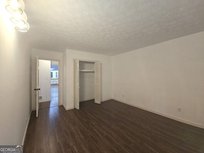 Building Photo - 2821 Meadowlark Trail NW