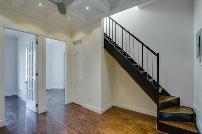 Building Photo - 15 W 103rd St