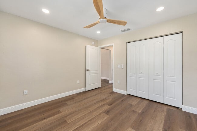 Building Photo - 6523 NW 109th Pl