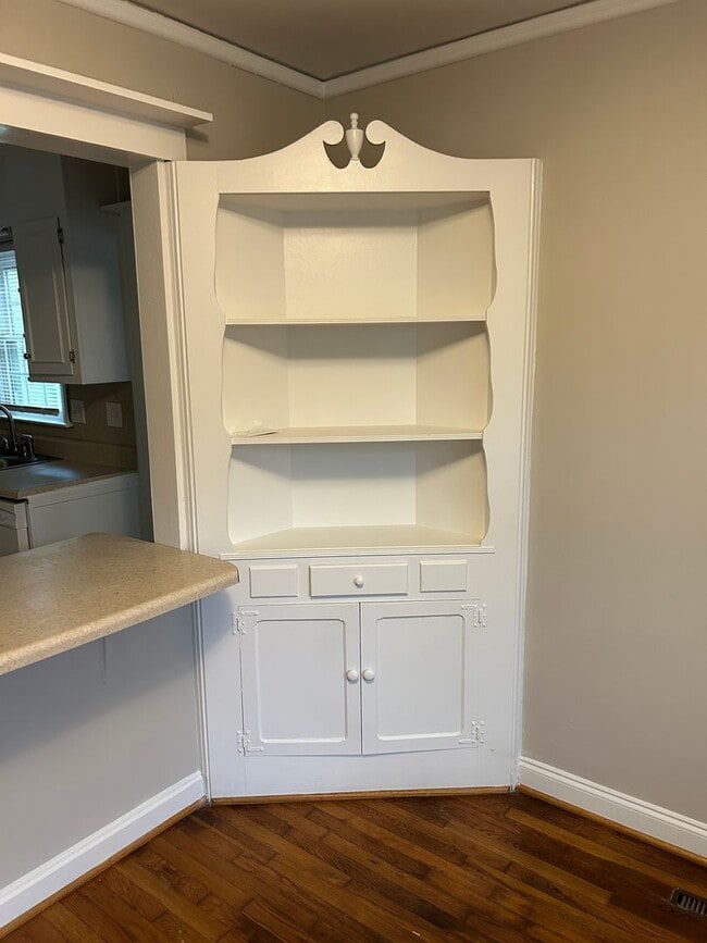 Building Photo - 3 Bedroom/ 2 Bath Home In High Point- Move In Special $500.00 off the 1st month with a 13 month l...