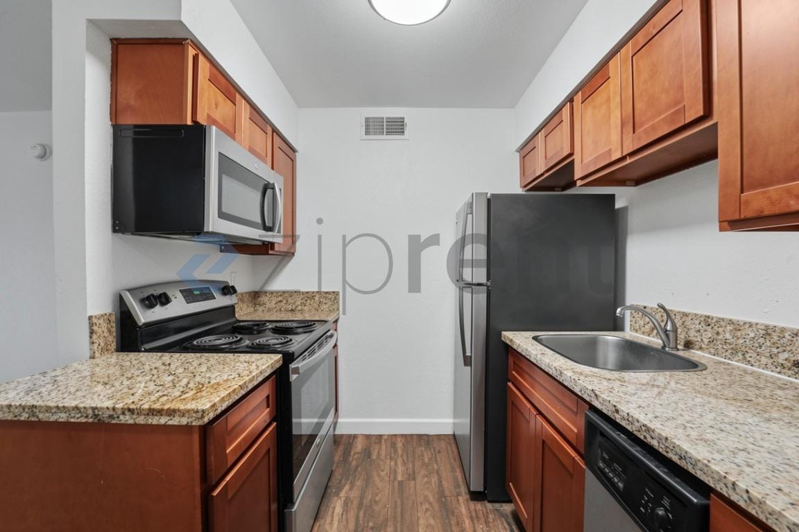 Building Photo - Unit B114
