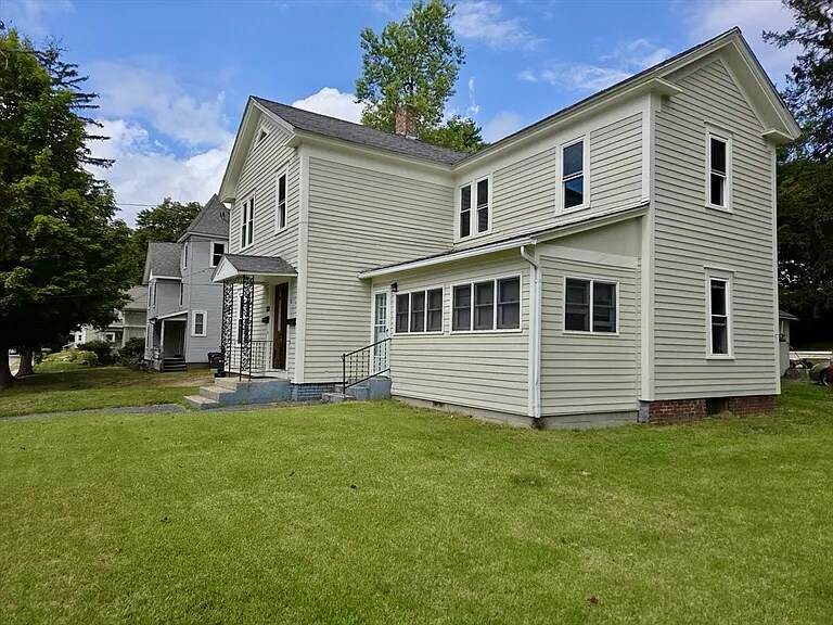 Building Photo - 1045 Pine St