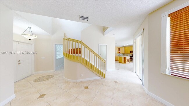 Building Photo - 897 Briar Ridge Rd