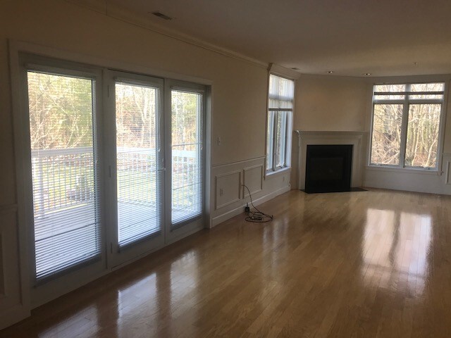 Building Photo - 20 Northwood Dr