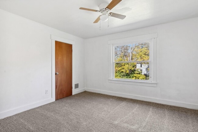 Building Photo - 112-114 Rockwood Ave - 114