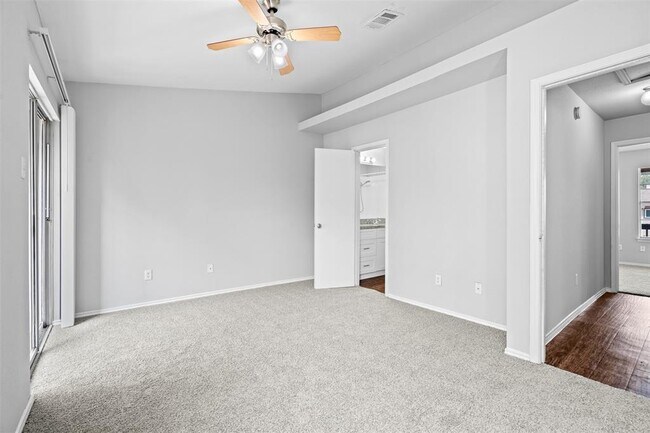 Building Photo - 1806 River Crossing Cir