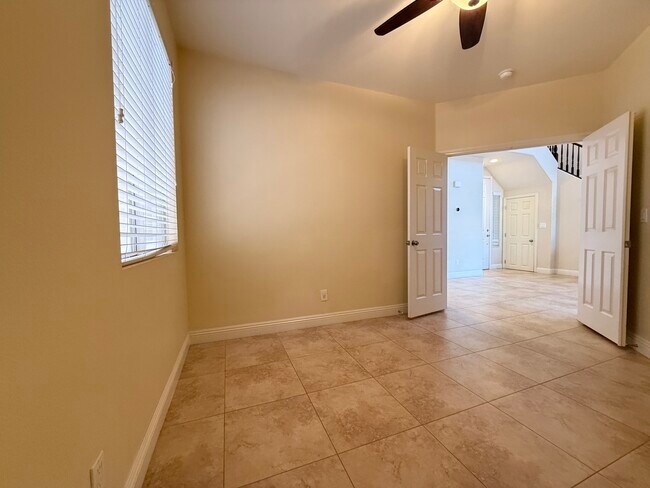 Building Photo - 10016 San Gervasio Ave