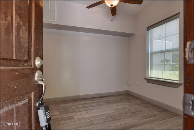 Building Photo - 312 Vin Almoradi Ct