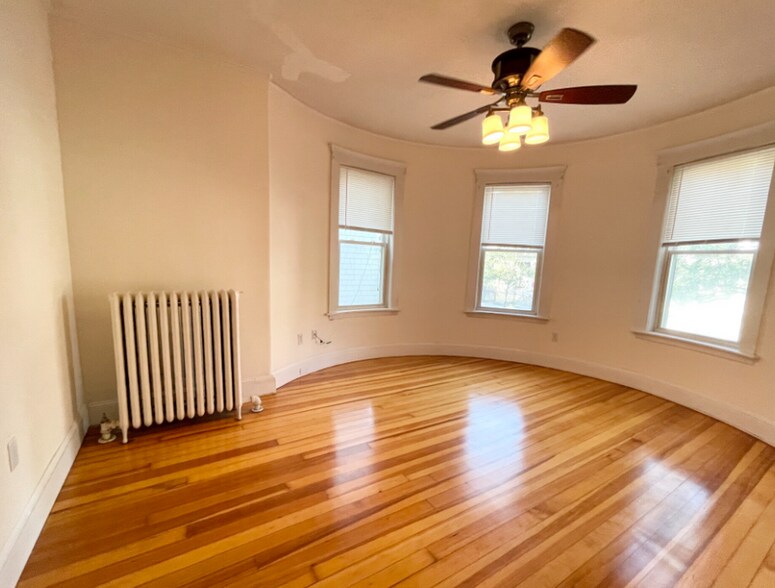 Building Photo - 24 Willis St