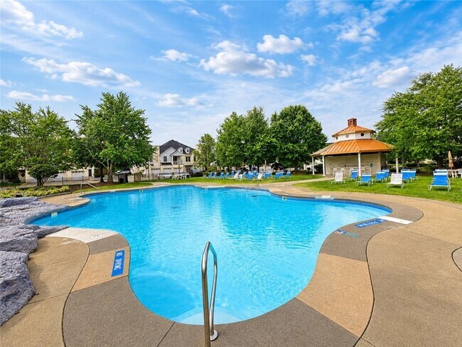 Building Photo - 1502 Pointe View Dr