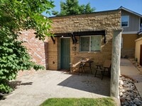 Building Photo - 1104 Columbine Ct