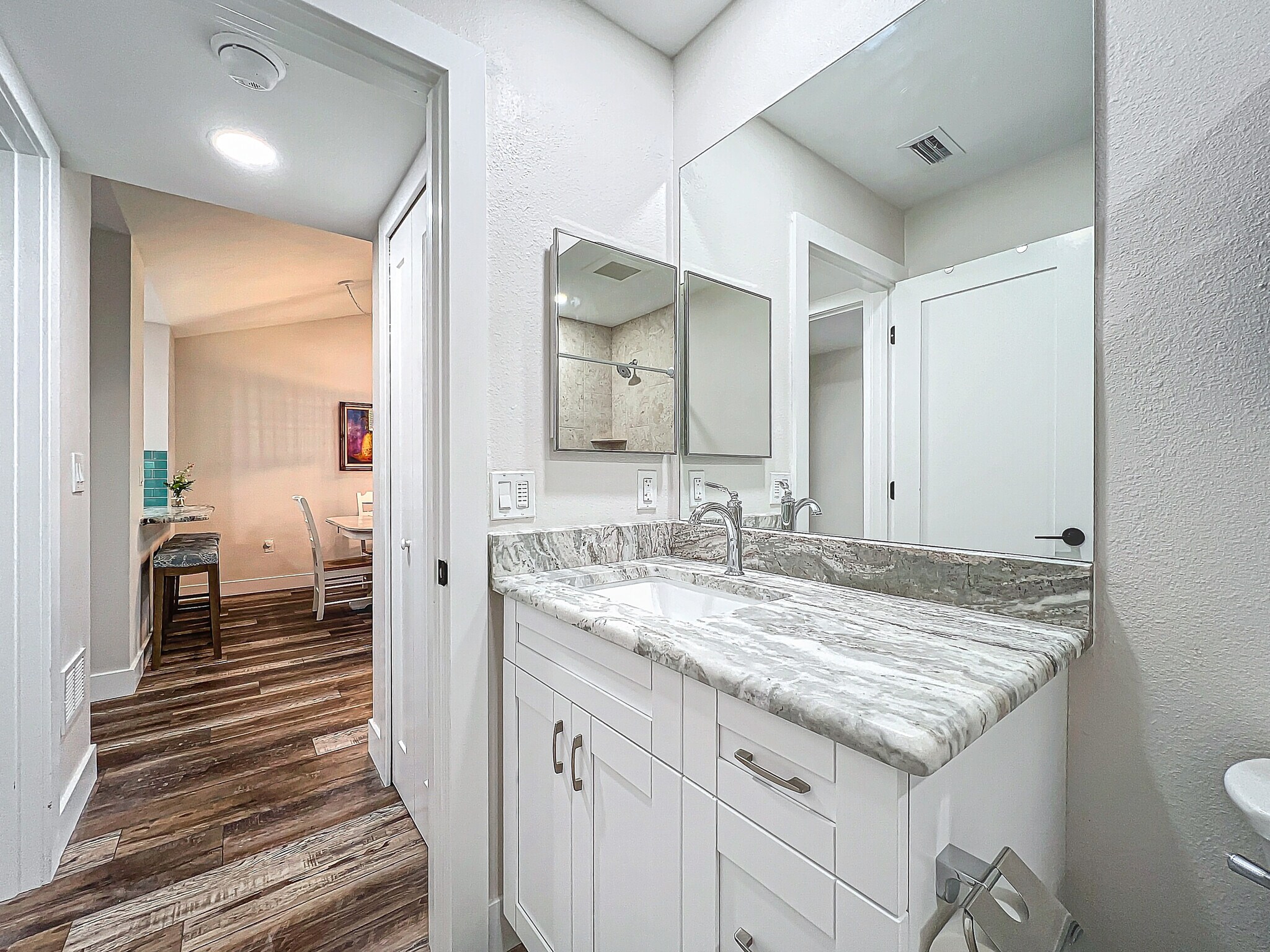 Building Photo - 1407 Pine Lake Dr