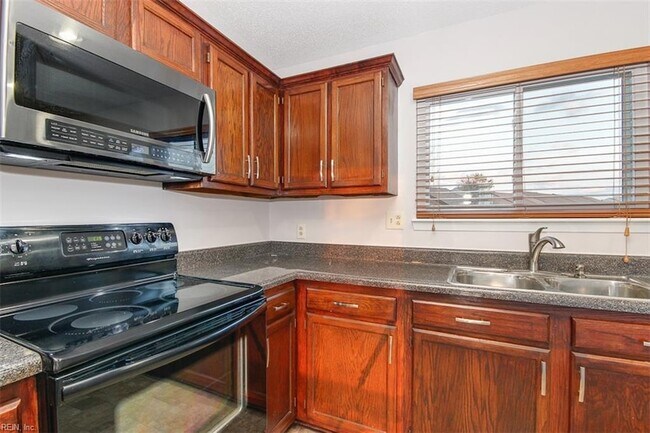 Building Photo - 3764 Chimney Creek Dr