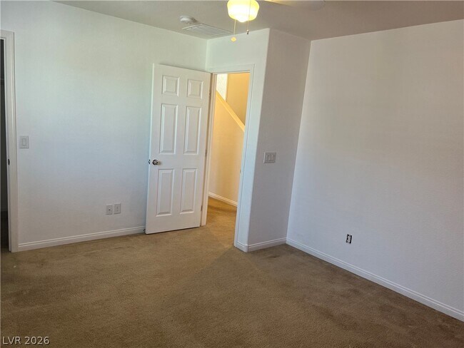 Building Photo - 10862 Knickerbocker Ave