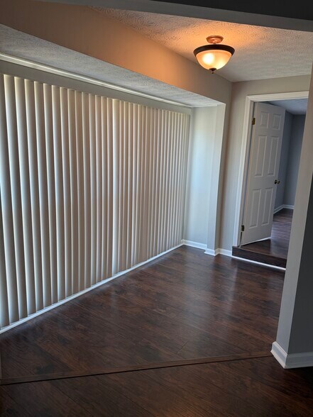 Building Photo - 4283 Parkview Ct
