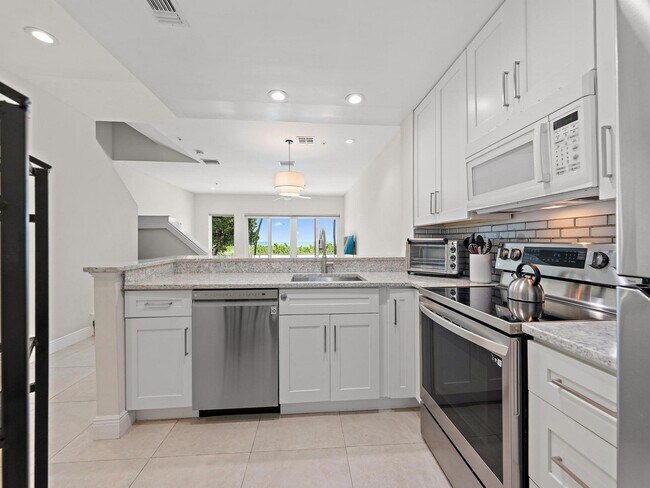 Building Photo - 11545 Old Ocean Blvd